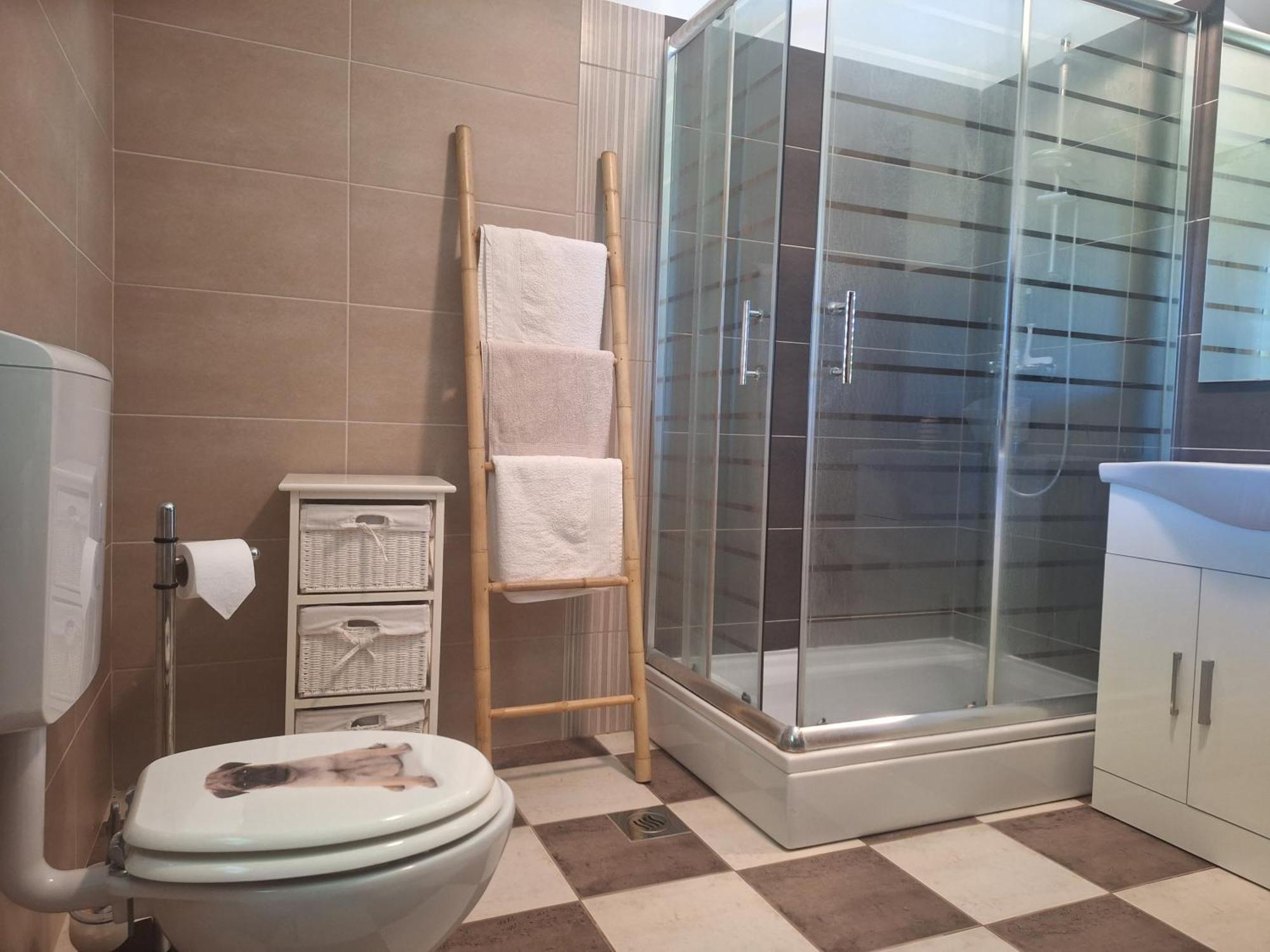 Villa Malini 그로즈냔 외부 사진